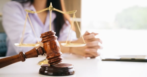 הבנת התמודדות עם עבירות מין וקבלת הגנה משפטית מקצועית